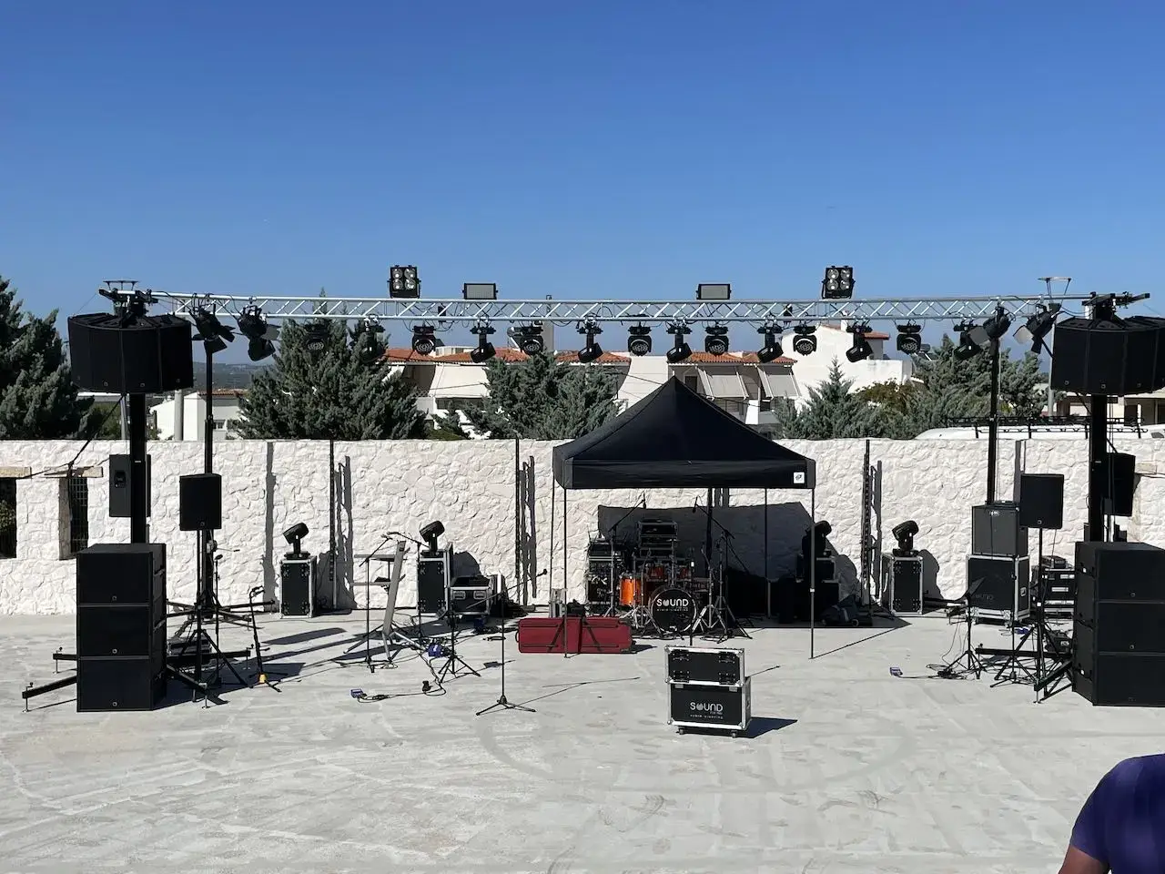 Παραγωγή Συναυλιών και Live Events Ολοκληρωμένη παραγωγή συναυλίας μικρής και μεσαίας κλίμακας από τη SoundForYou
