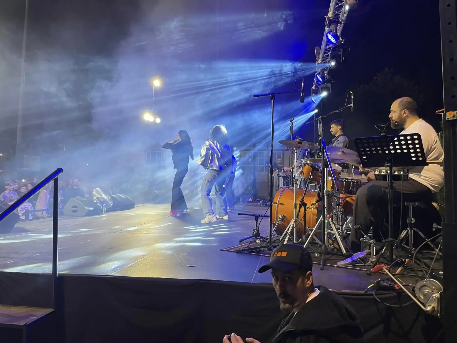 Live Παραγωγές Καλλιτεχνών | SoundForYou Live παραγωγή με γνωστό Έλληνα καλλιτέχνη και επαγγελματική τεχνική υποστήριξη