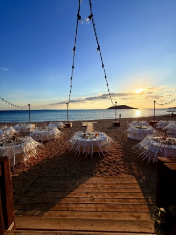 String Lights For A Luxury Wedding Near The Sea