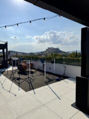 Εταιρική εκδήλωση της Endeavor Greece σε roof garden στην Αθήνα με επαγγελματικό οπτικοακουστικό εξοπλισμό