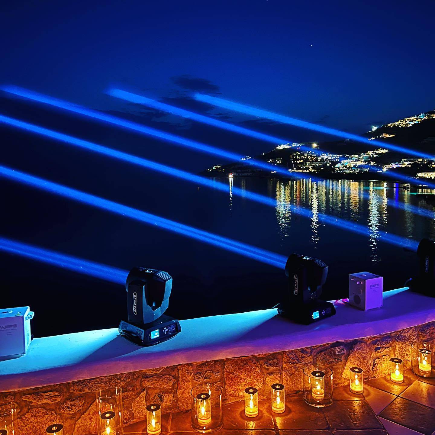 Ολοκληρωμένη εμπειρία γάμου με φωτισμό, ήχο και AV εξοπλισμό